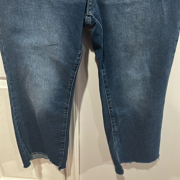 Time and Tru Women's High Rise Step Hem Kick Flare Jeans Size 12 - Picture 7 of 10